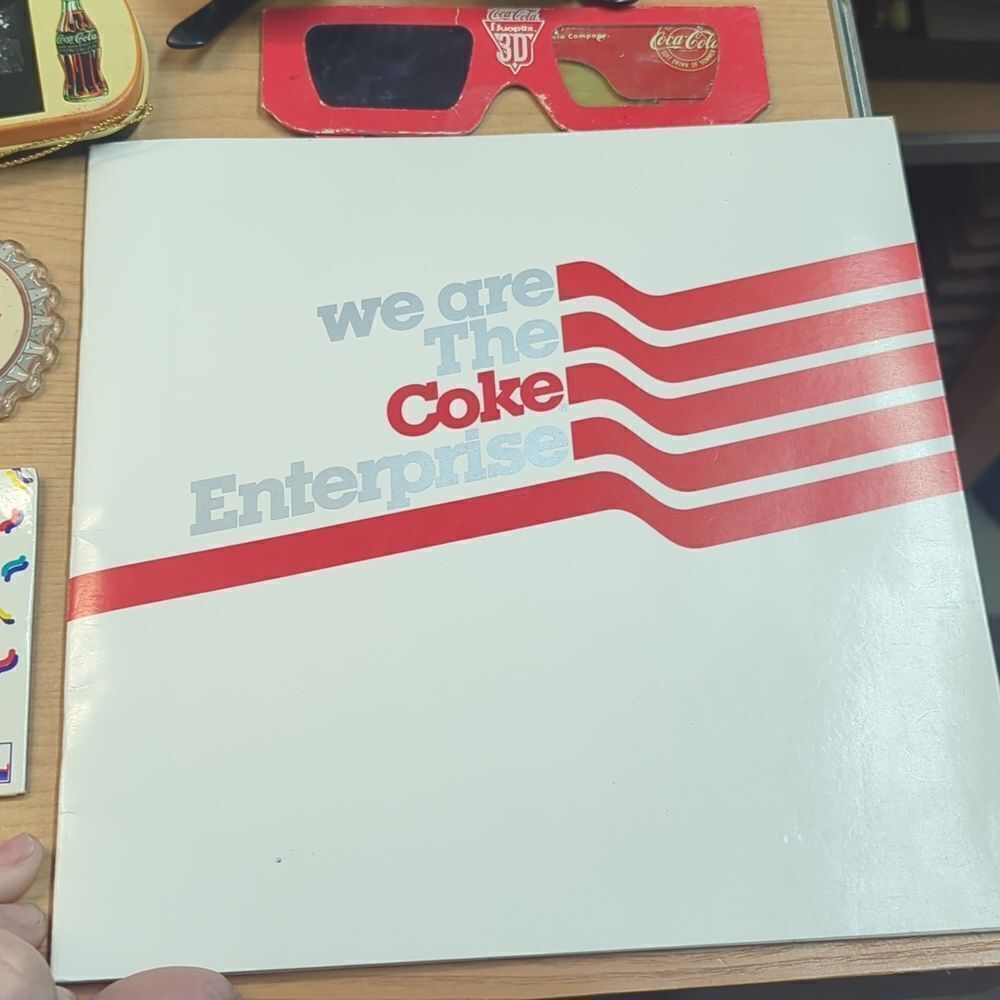 Coca-Cola 1998 "Evolution of the Contour Bottle" Set/3 and lots of collectables - Picture 14 of 16